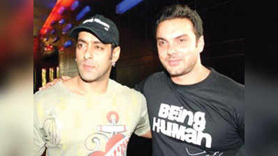 Salman advices Sohail to stay away from controversies 