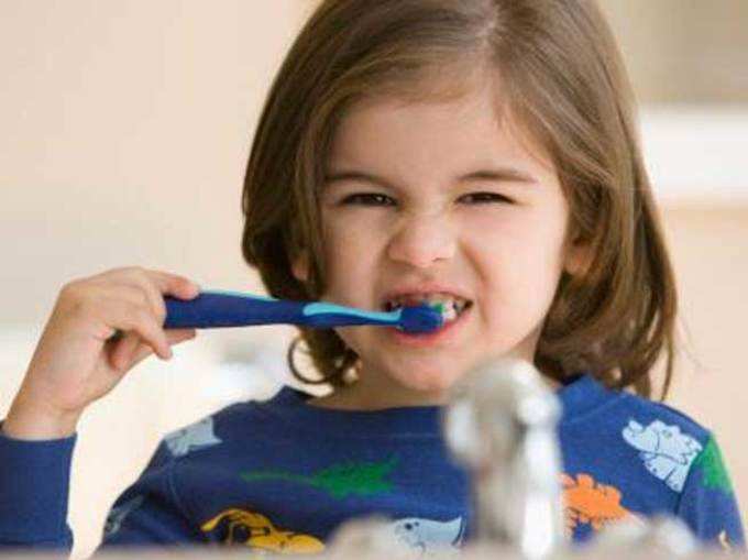 दांतों की सेहतः ब्रश के तरीके से तय होगा फायदा-नुकसान