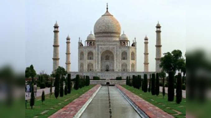 Pro-Islamic State group warns of attack on Taj Mahal 