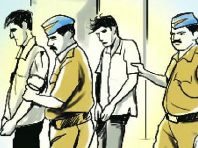 पुल पहाड़गंज पर गर्दन दबाकर लूट, पुलिस ने दबोचे बदमाश