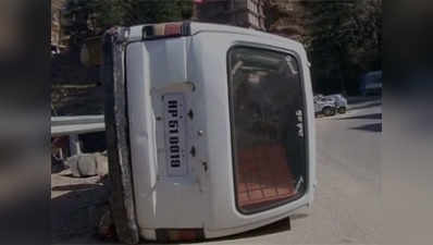 Miscreants damage over 20 vehicles by pelting stones in Shimla 