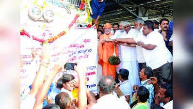 ಚುಕುಬುಕು ರೈಲಿಗೆ ಅದ್ಧೂರಿ ಸ್ವಾಗತ