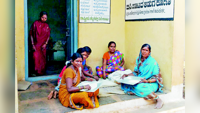 ತಣ್ಣಗಿನ ಬದುಕು ಕಾಣದ ಬಿಸಿಯೂಟ ಸಿಬ್ಬಂದಿ