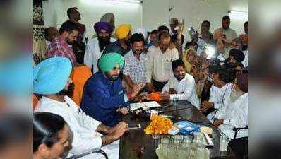 Navjot Singh Sidhu launches Peoples govt at their doorsteps campaign 