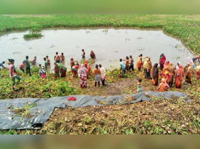 স্বামীদের কর্মসংস্থানে নজির গড়ছেন বেলডাঙার প্রমীলারা