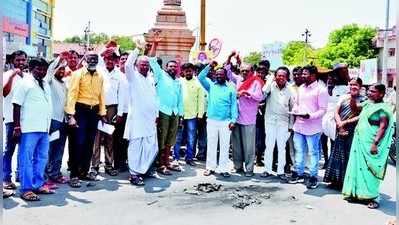 ಭೂಮಿ ಉಳುವವರಿಗೆ ರಕ್ಷಣೆ ನೀಡಿ