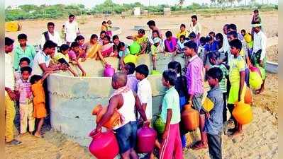 ಆಳಕ್ಕಿಳಿದರೆ ನೀರು !