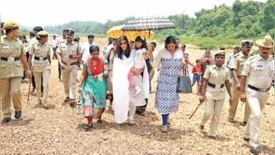 ಉಪ್ಪಿನಂಗಡಿ ಶ್ರೀ ಸಹಸ್ರಲಿಂಗೇಶ್ವರ-ಮಹಾಕಾಳಿ ಸನ್ನಿಧಿಗೆ ಐಶ್ವರ್ಯ ರೈ ಭೇಟಿ