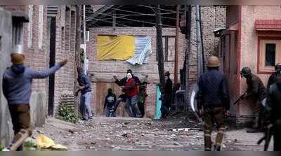 காஷ்மீர்: வாக்குச்சாவடி மீது தாக்குதல்; துப்பாக்கிச்சூட்டில் 5 பேர் பலி