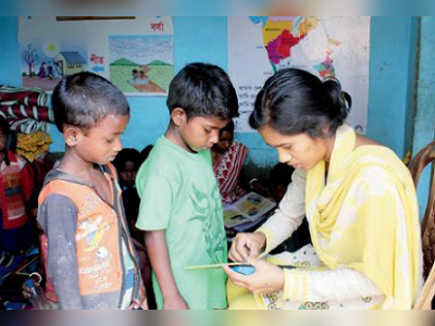 ক্লাসরুমের বাইরেও পড়াশোনার মর্ম শেখাচ্ছে সেনাবনা