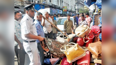 হকার সামলাতে আসরে পুলিশ