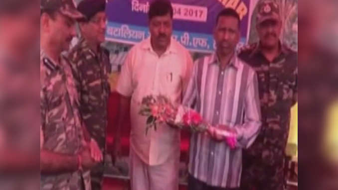 Latehar: Wanted Maoist carrying Rs 5 lakh bounty on head surrenders 