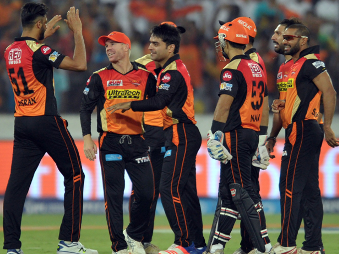 SRH vs KXIP: भुवी के पंजे ने किंग्स XI पंजाब से छीना मैच