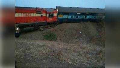 पटरी से उतरी औरंगाबाद-हैदराबाद पैसेंजर ट्रेन, 1 घायल