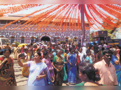 ಮಾರಿಕಾಂಬೆ ದರ್ಶನ ಪಡೆದ ಸಾವಿರಾರು ಜನ