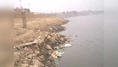 Ganga ghats getting cleaner, water still very polluted in Modis Varanasi 