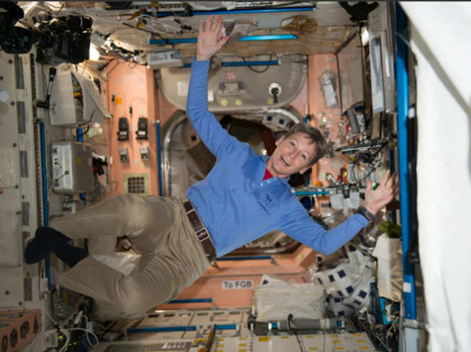 रेकॉर्ड: सबसे अधिक समय तक स्पेस में रही यह महिला ऐस्ट्रनॉट