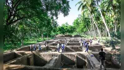 கீழடியில் மத்திய அமைச்சர்கள் வருகைக்கு எதிர்ப்பு