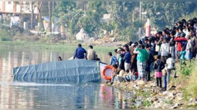 অন্ধ্রে নৌকোডুবিতে একই পরিবারের ১৩ জনের মৃত্যু