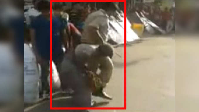 On cam: GRP constable assaults elderly rickshaw-puller 