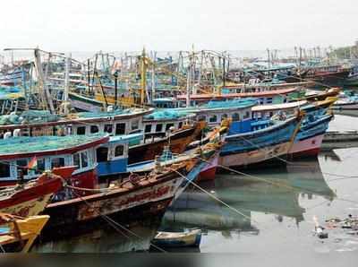 இந்தா...! 20 படகு மட்டும் தான்: தமிழக மீனவர்களுக்கு கிள்ளிக் கொடுக்கும் இலங்கை