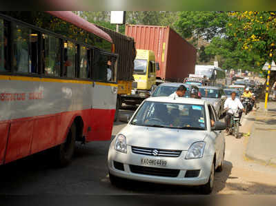 ಸರಣಿ ರಜೆ: ಹೆದ್ದಾರಿಯಲ್ಲಿ ಸಂಚಾರ ದಟ್ಟಣೆ