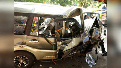 12 injured as SUV collides with mini truck in Mumbai 
