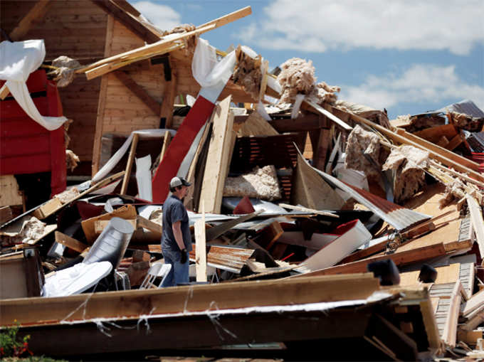 देखें: अमेरिका में तूफान से भारी तबाही, 14 मरे