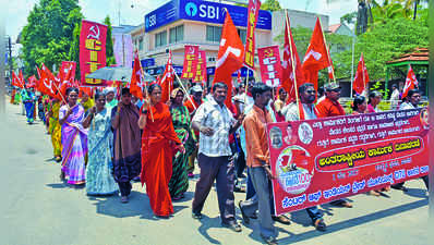 ಶ್ರಮಜೀವಿಗಳಿಂದ ಹಕ್ಕೋತ್ತಾಯದ