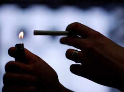 सिगरेट को लेकर एक भारतीय की चाकू से गोदकर हत्या