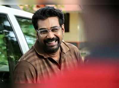 ബിജു മേനോൻ നായകനാകുന്ന ഷെ‍ര്‍ലക് ടോംസിന്‍റെ ഷൂട്ടിങ് തുടങ്ങി