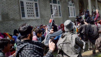 পুলিশ রিপোর্ট: কাশ্মীরে সক্রিয় ২০০ সন্ত্রাসবাদী, ৯৫ জন ভিড়েছে একবছরে
