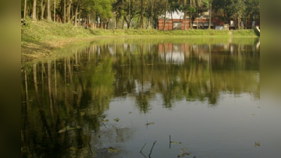 পুকুর চুরি রুখে দিয়ে নজির