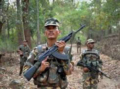 BSF जवानों पर नक्सलियों ने की गोलीबारी, जवाबी कार्रवाई के बाद भागे