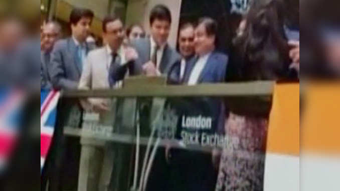 Nitin Gadkari rings London Stock Exchanges trading bell 