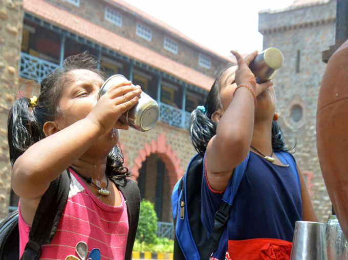 लू लगने पर दे लस्सी और शिकंजी