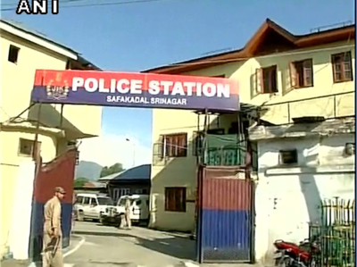 J&K: पुलिस थाने पर आतंकियों ने ग्रेनेड दागा, 2 घायल