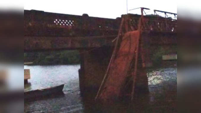 Goa: Bridge collapses, 50 people fall into river 