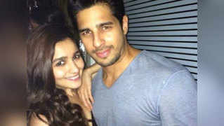 Alia Bhatt secretly meets Sidharth Malhotras family! 