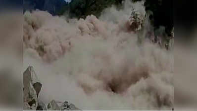 Landslide in Uttarakhand, several tourists stuck 