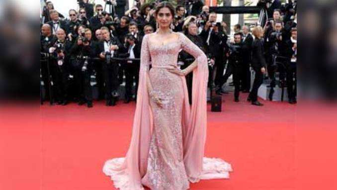 Sonam looks like a dream in her rose gold gown at Cannes red carpet! 