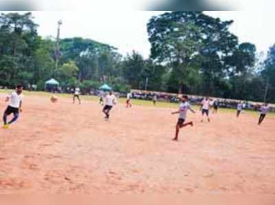 ಸುಂಟಿಕೊಪ್ಪದಲ್ಲಿ ರಾಜ್ಯಮಟ್ಟದ ‘ಗೋಲ್ಡ್‌ಕಪ್‌ ಫುಟ್ಬಾಲ್‌’