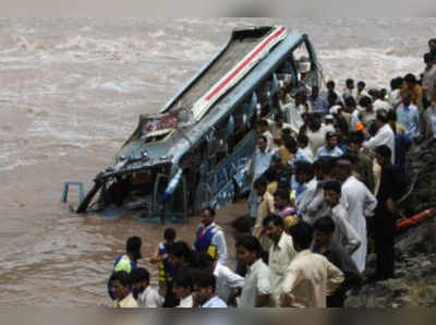 ഉത്തരാഖണ്ഡില്‍ ബസ് നദിയിലേക്ക് മറിഞ്ഞ് 22 മരണം