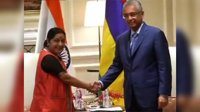 Sushma Swaraj meets Mauritius PM Pravind Kumar Jugnauth 