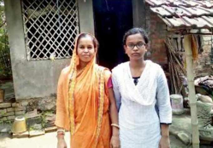 पश्चिम बंगाल: मुश्किलों को मात देकर बोर्ड एग्जाम में हासिल की सफलता