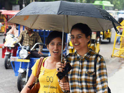 दिल्ली-एनसीआर में आज और कल बारिश संभव, पारा 40 से नीचे रहने की उम्मीद