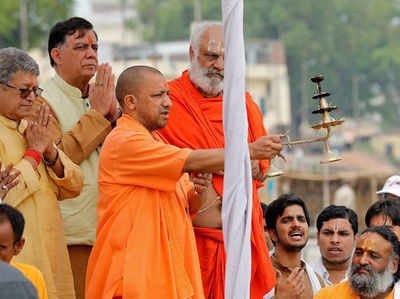राम की अयोध्या में योगी का 350 करोड़ रुपयों का चढ़ावा