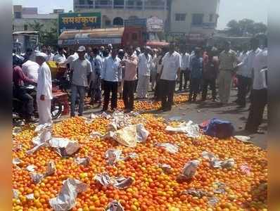 ఆందోళన బాట పట్టిన ‘మహా’ రైతులు..