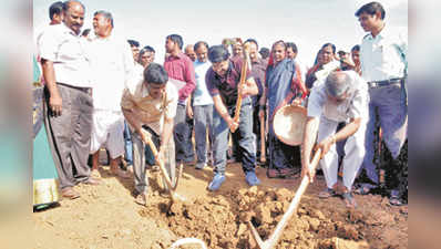 ಜನಪ್ರತಿನಿಧಿಗಳ ಶ್ರಮದಾನ...!