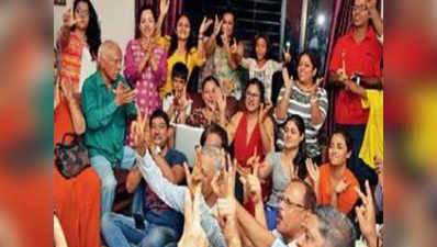 वराडकर के रिश्तेदारों ने मुंबई में मनाया PM बनने का जश्न